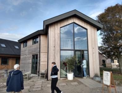 Getransformeerde boerderij Ons Dorpje Overeind in Schalkwijk